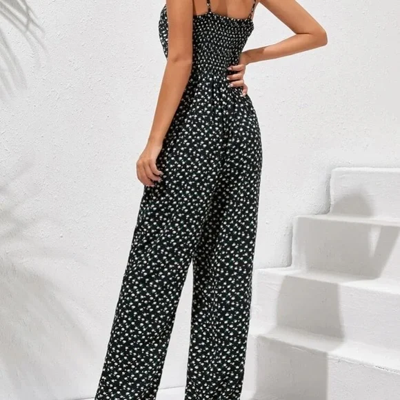 Black Floral Button-Front Sleeveless Jumpsuit in L - Picture 3 of 4